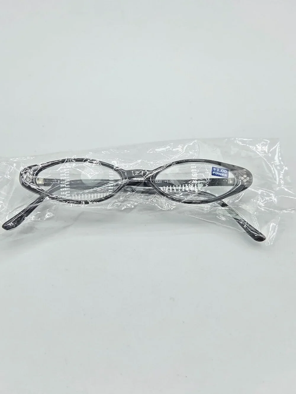 Reading Glasses with Rhinestone Accents - Black Oval +1.00